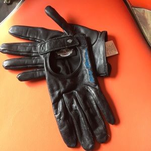 Women’s Harley Davidson leather riding gloves